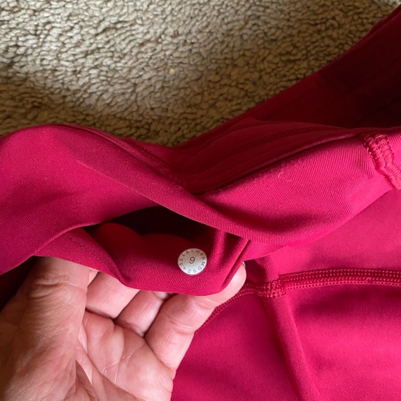 Lululemon... 6 **Raspberry** - Picture 5 of 8
